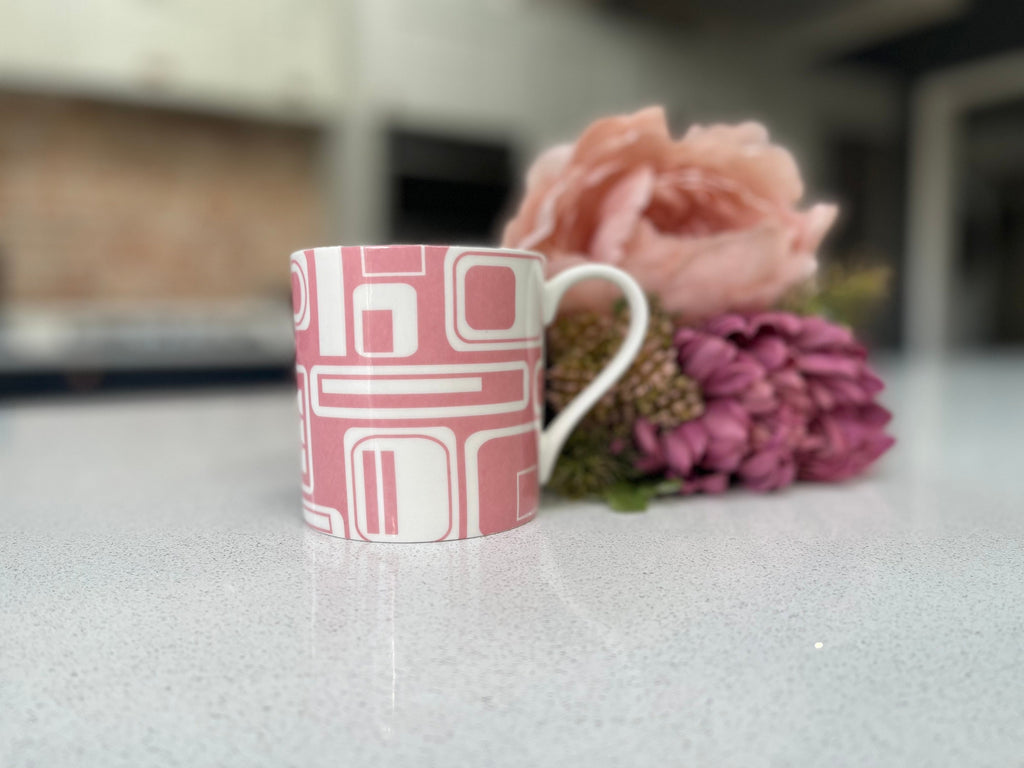 Set of 6 Fine Bone China 12oz retro pink and white mugs