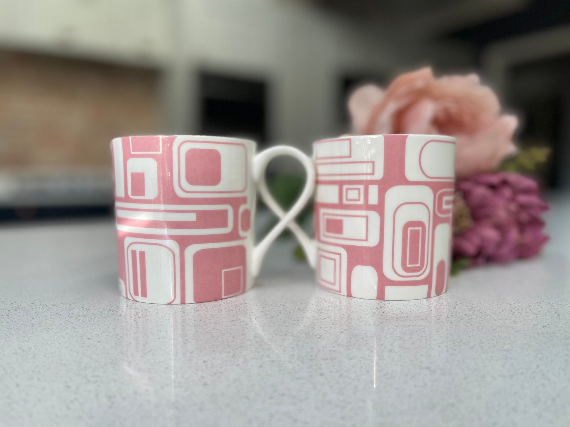 Set of 6 Fine Bone China 12oz retro pink and white mugs