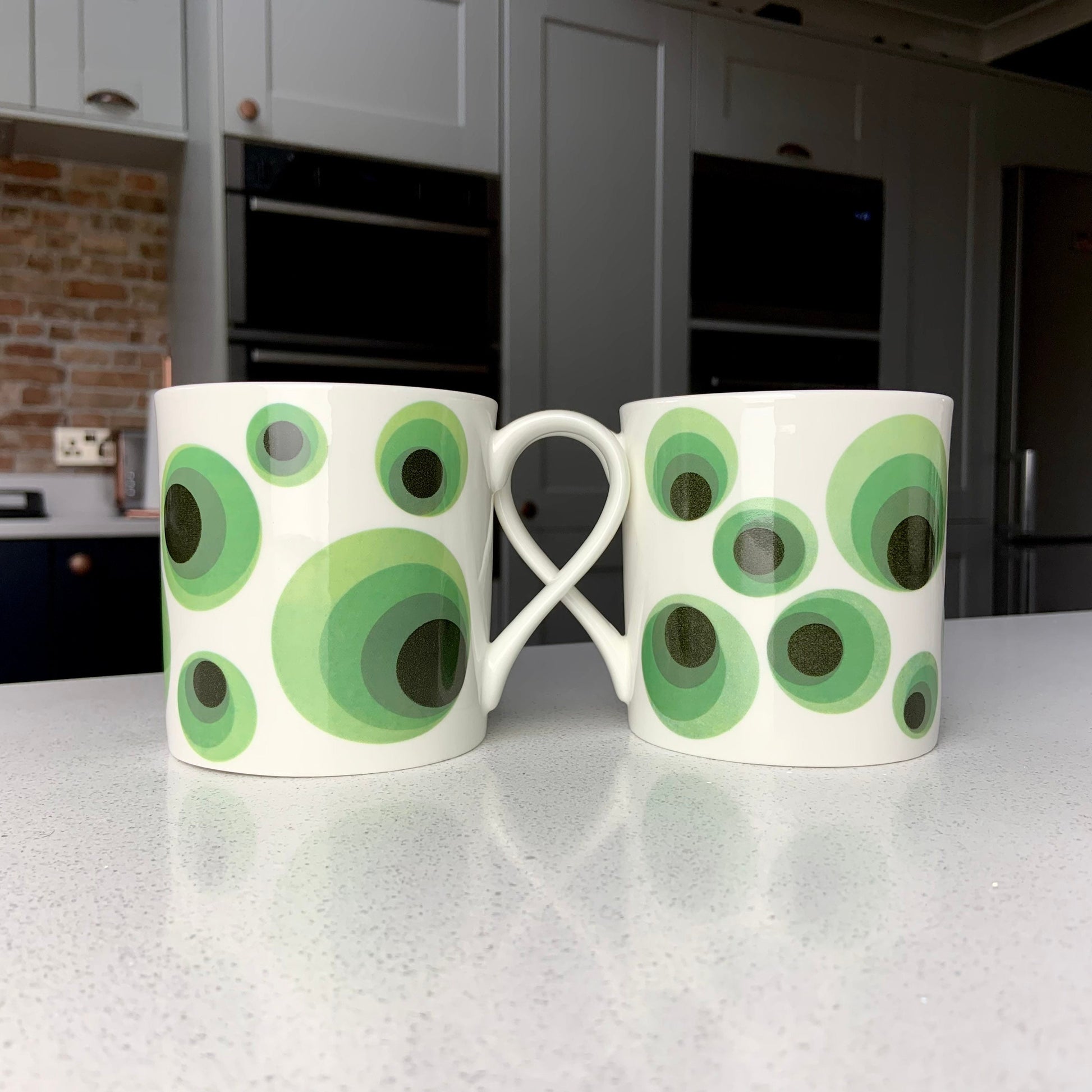 Set of 6 Fine Bone China 12oz Mug Set in Green and Black in a 60s design