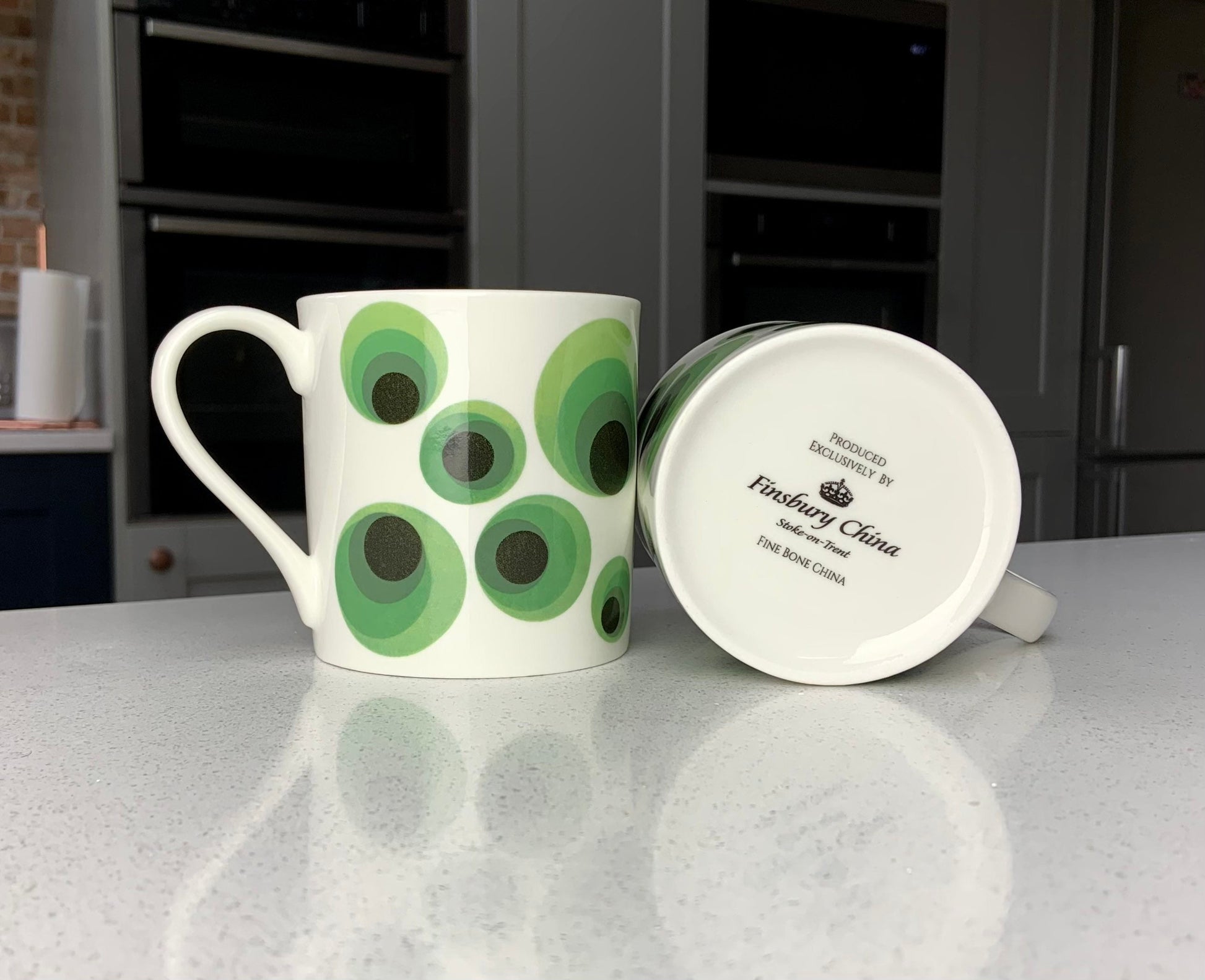 Set of 6 Fine Bone China 12oz Mug Set in Green and Black in a 60s design